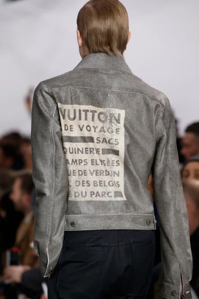 Look 22